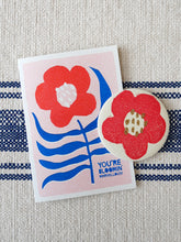 Load image into Gallery viewer, Flower Badge with Greeting Card
