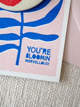 Load image into Gallery viewer, Flower Badge with Greeting Card
